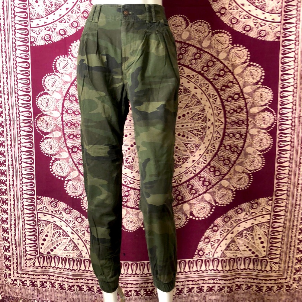 Hollister Ultra High-Rise Jogger